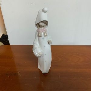 Lladro Hooded Shepard Girl With Basket Nativity 8-1/2" High-Retired